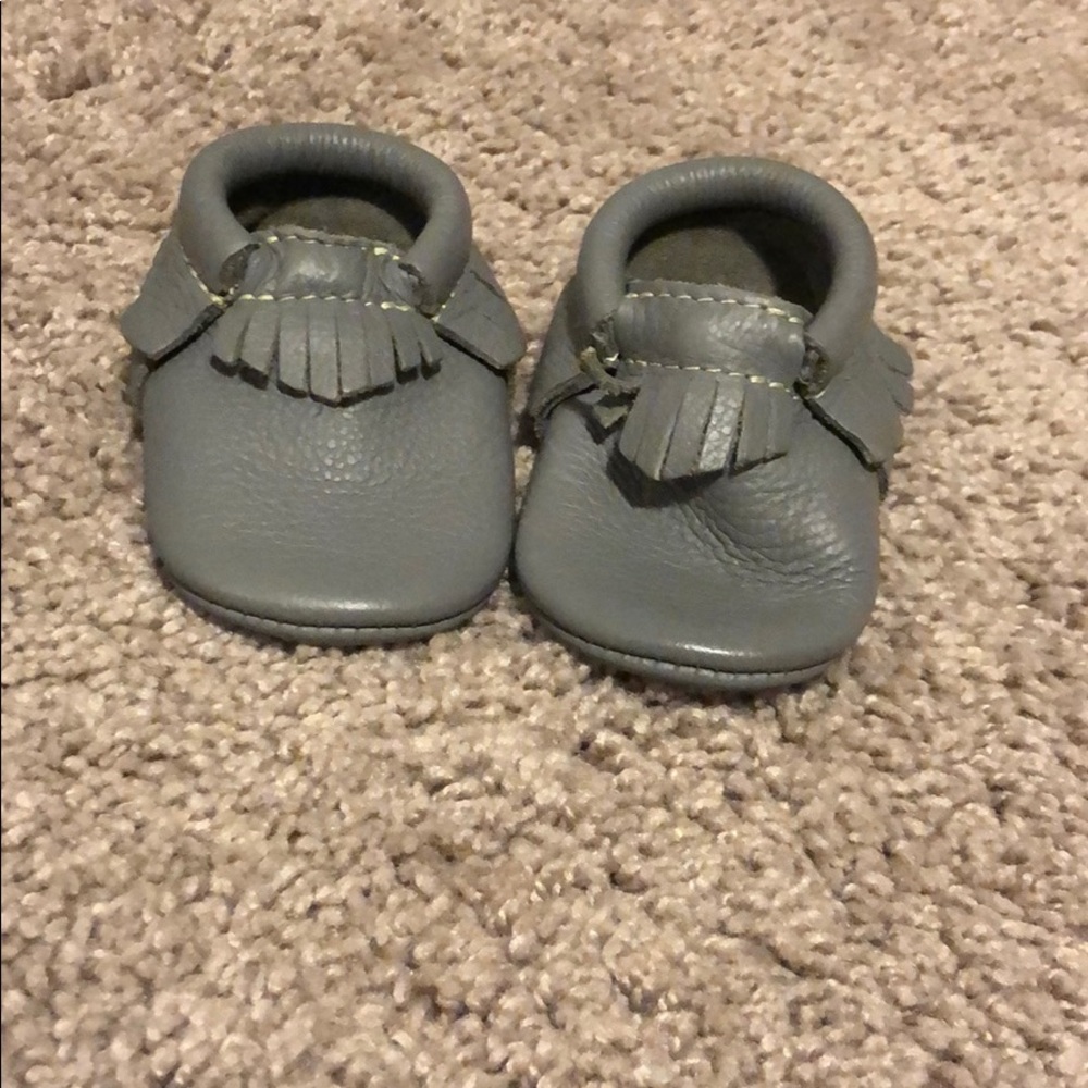 New Freshly Picked baby moccasins, size 2, grey